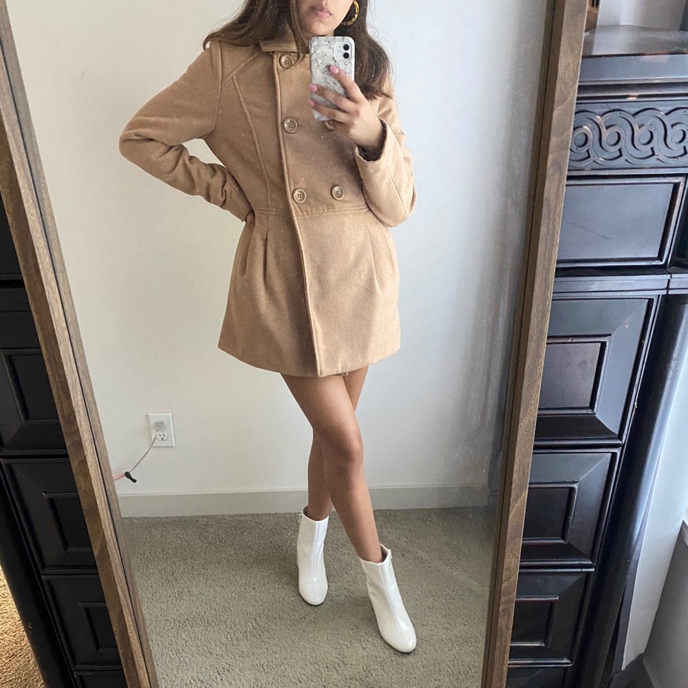 Light brown coat with pockets